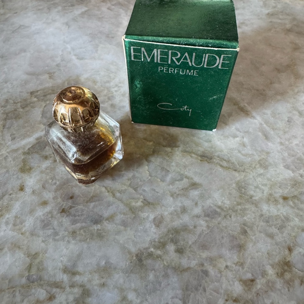 Emeraude Perfume - Gold Cap